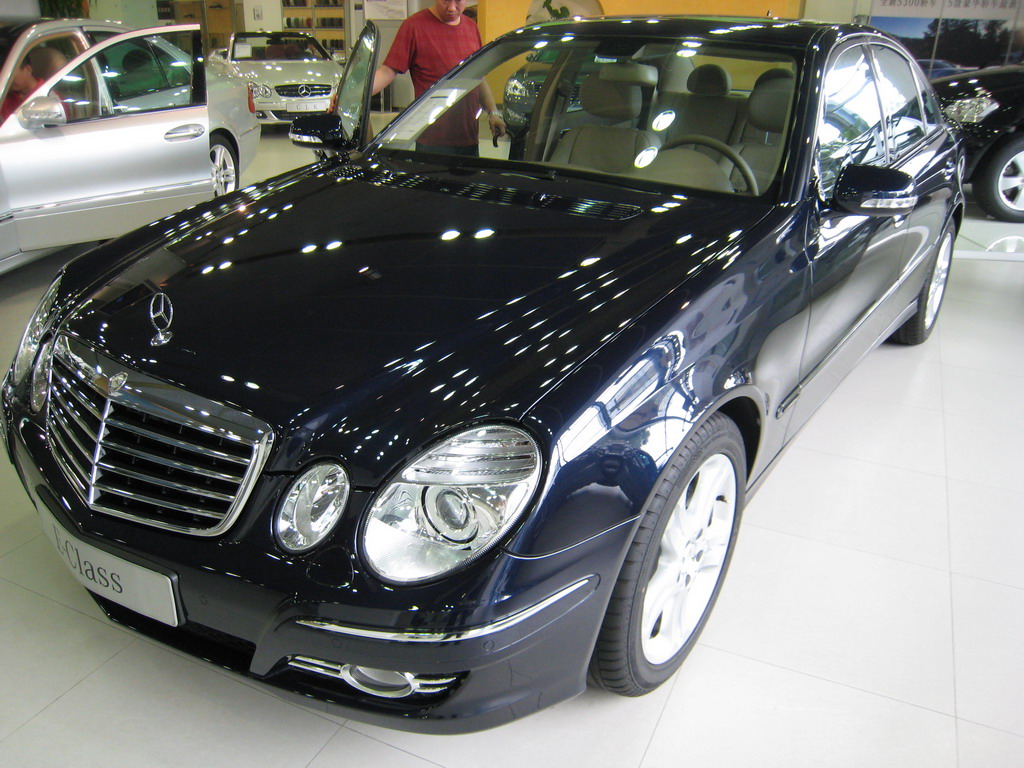 奔驰e230到店实拍图