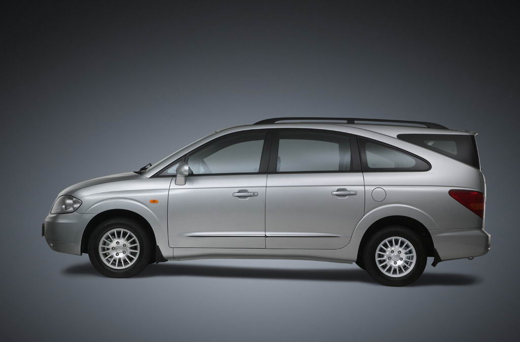 柴油版双龙新路帝这款国内中高级mpv车型中唯一具有的柴油动力和四驱