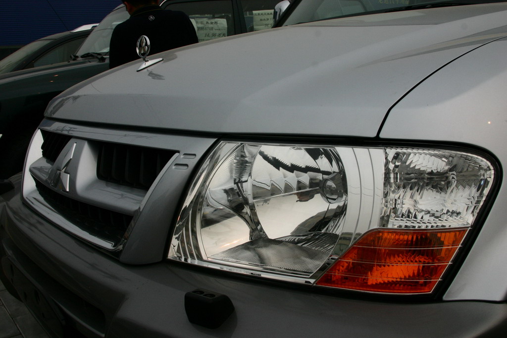 长丰三菱帕杰罗v73外观