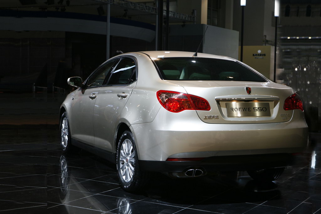 2008年4月20日北京车展上汽新车荣威550全球首发,其d5数字概念成为这