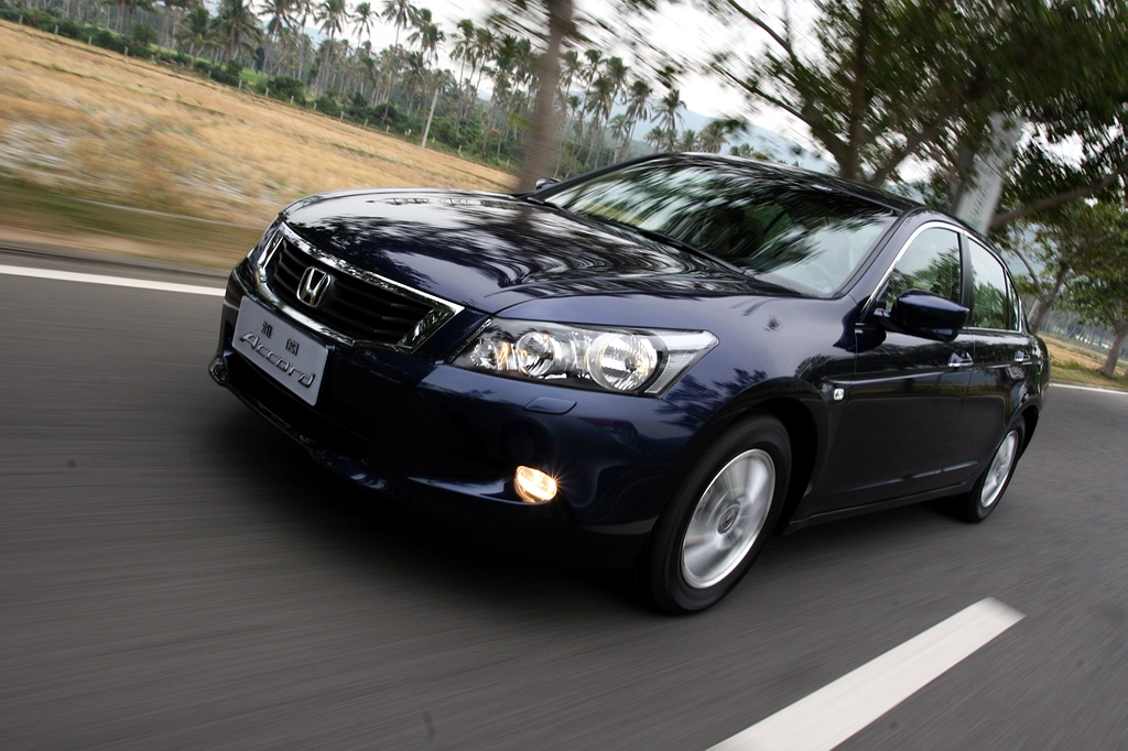 图为第八代雅阁动态外观图片.