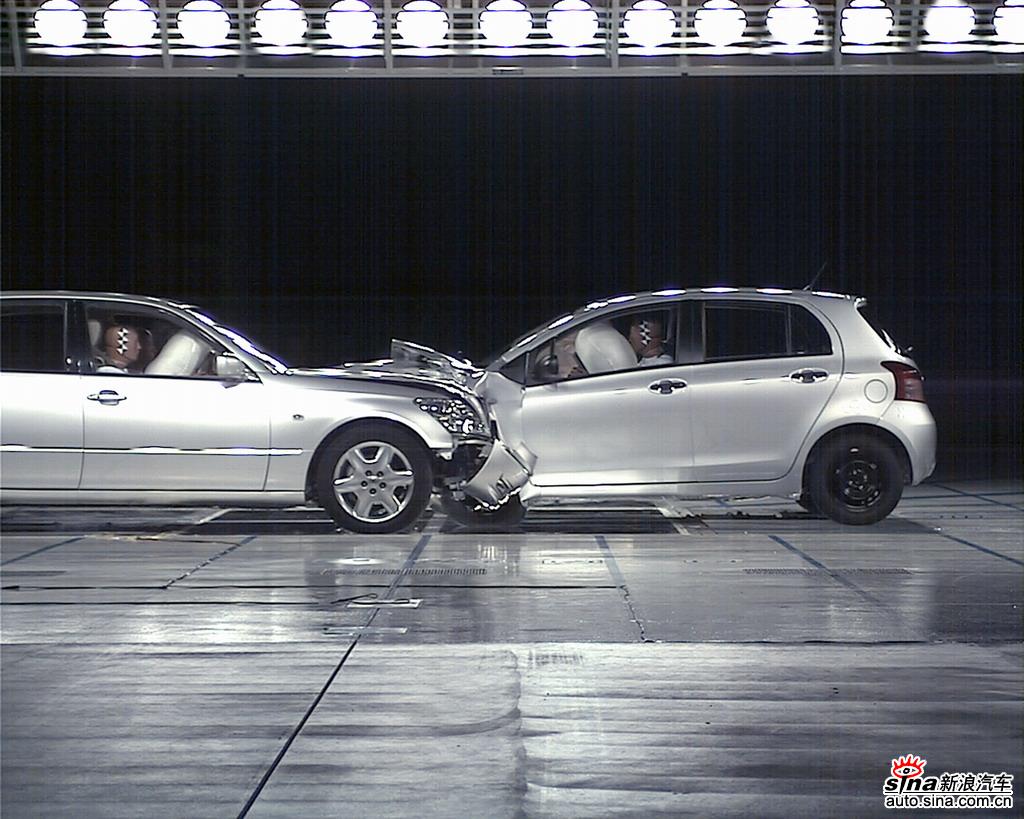 yaris安全碰撞_图片_新浪汽车_新浪网