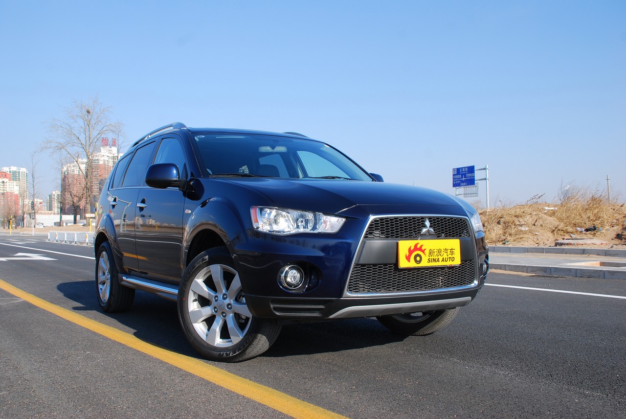 2010款欧蓝德ex3.0精英gt版外观实拍