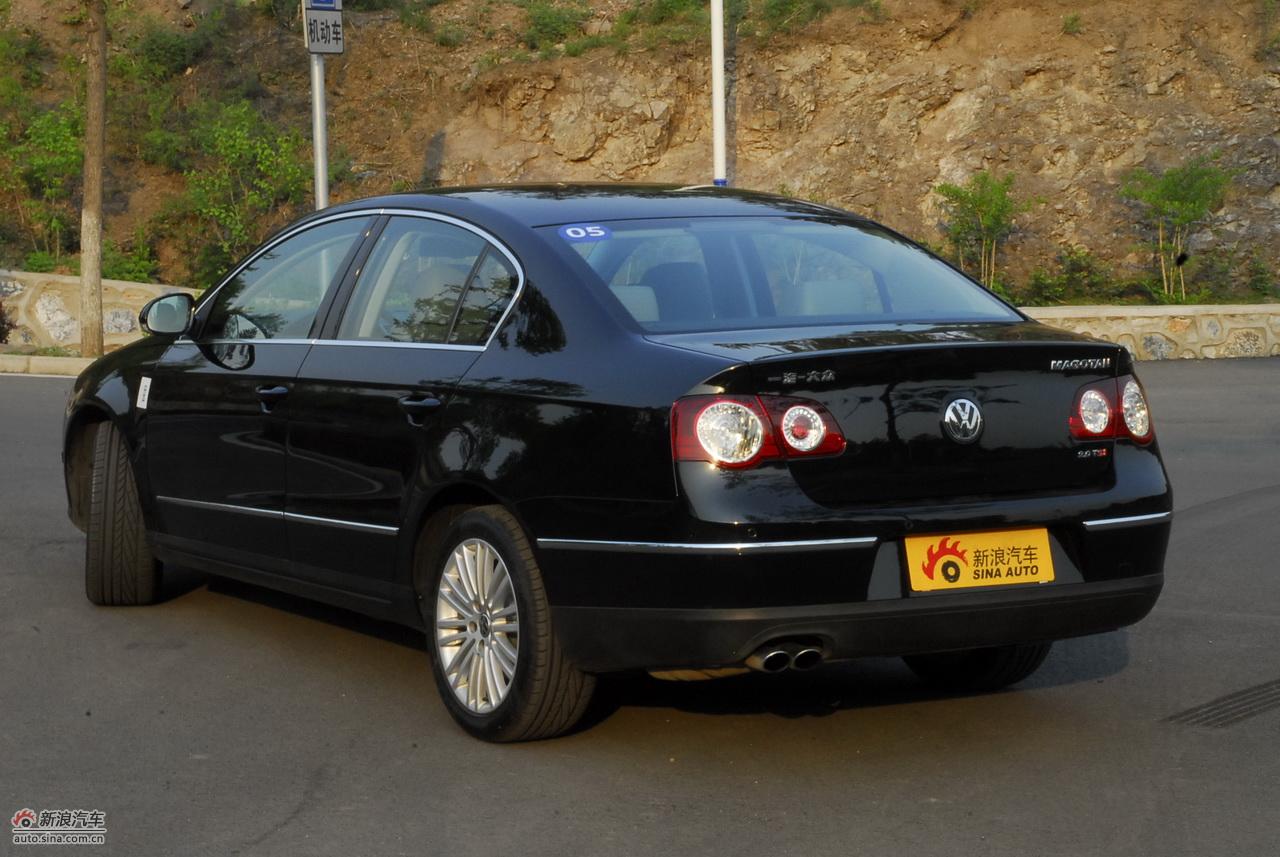 2011款迈腾试车实拍图