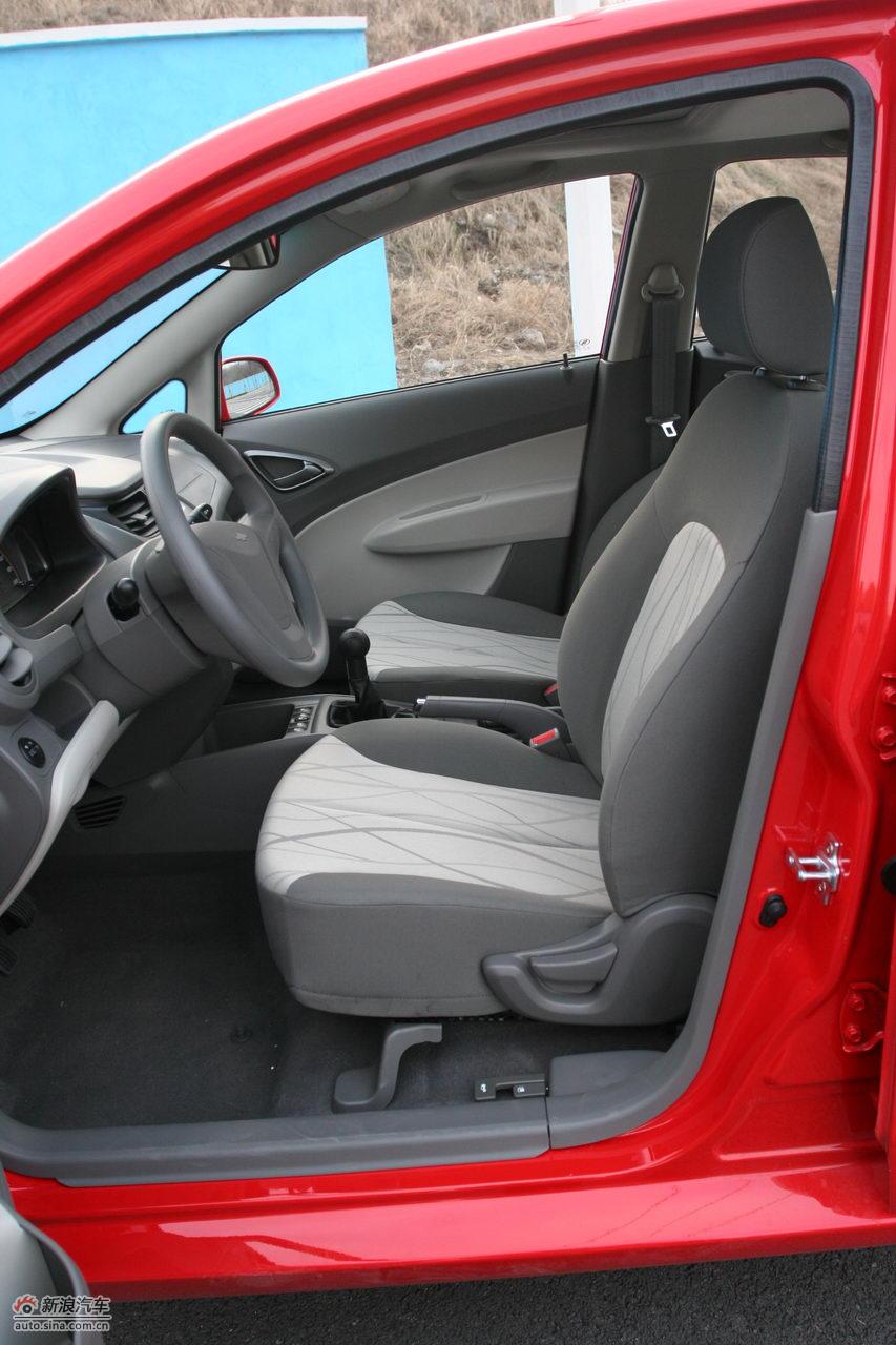 雪佛兰新赛欧1.4l优逸版内饰及细节