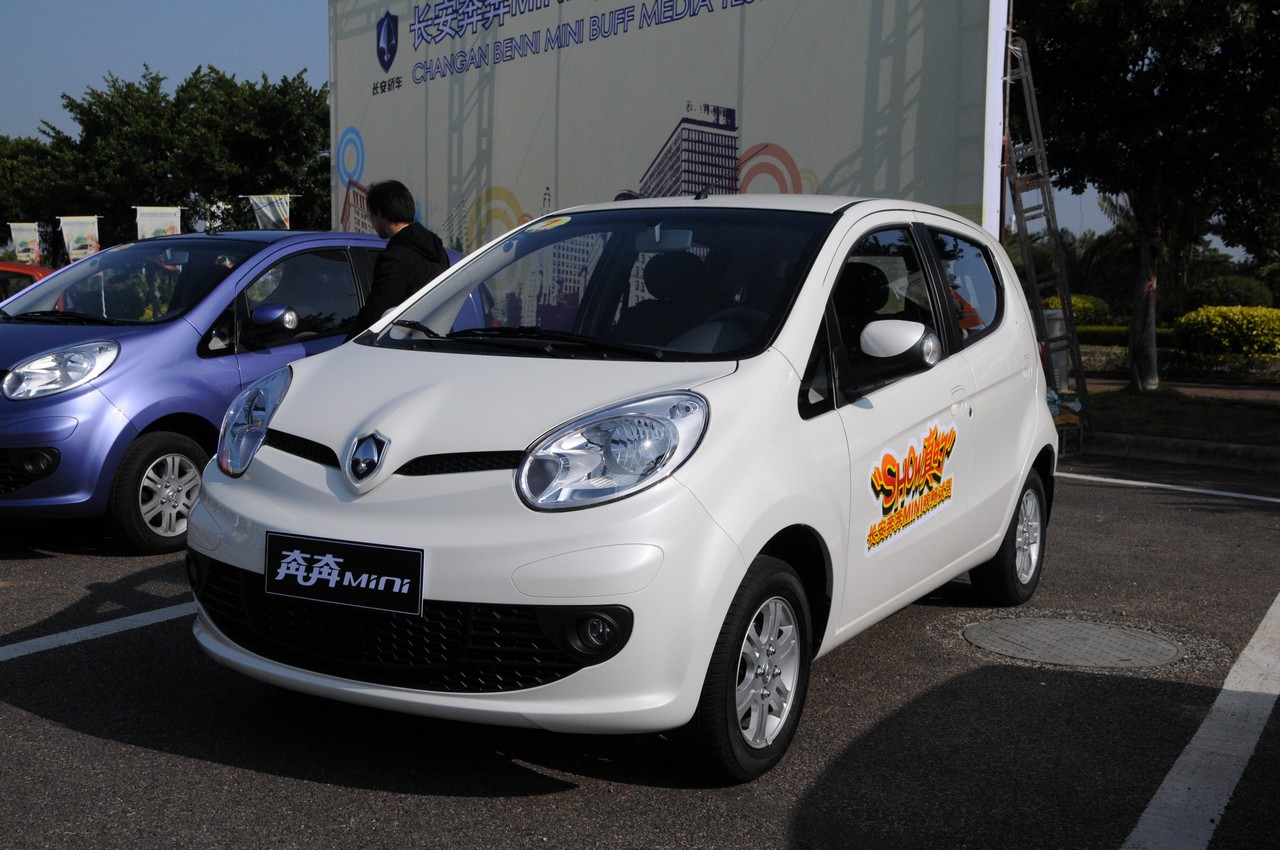 长安奔奔mini外观实拍