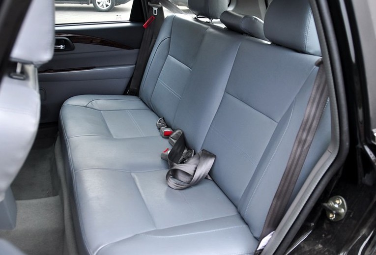 川汽野马f99官方图内饰_野马f99空间图片225840_汽车图库_新浪汽车