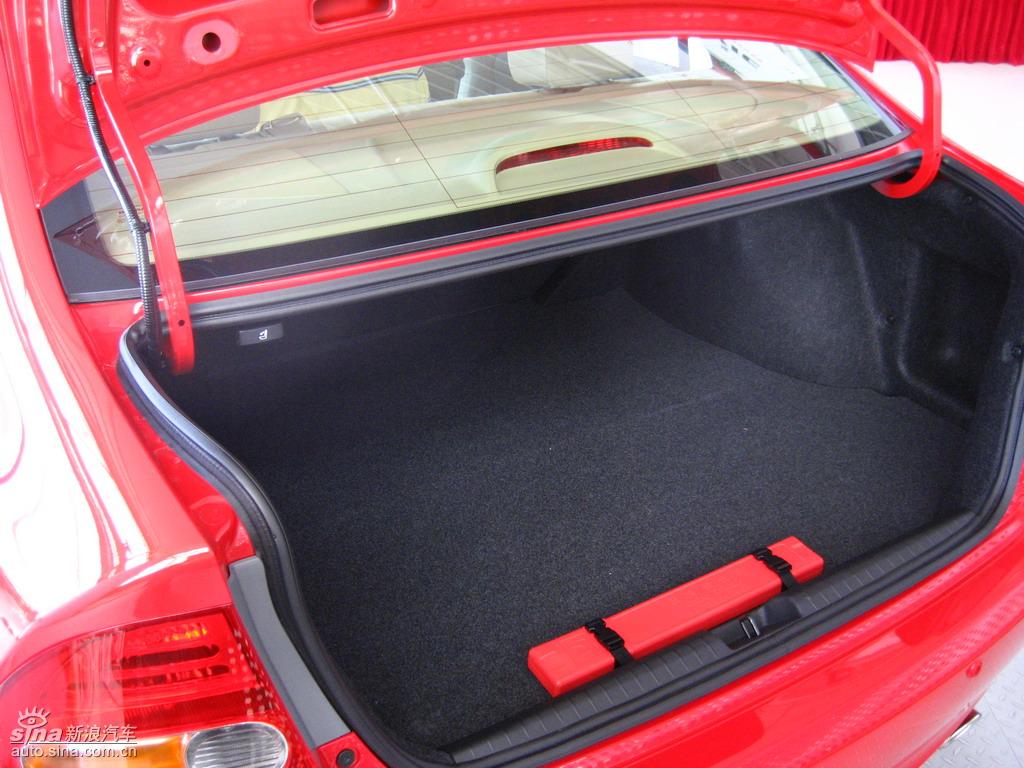 civic五周年纪念版行李箱_思域-混动空间图片52760_汽车图库_新浪汽车