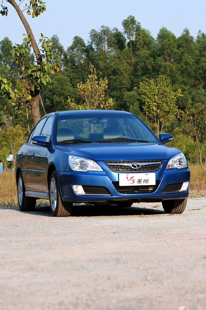 菱悦v3外观图片.