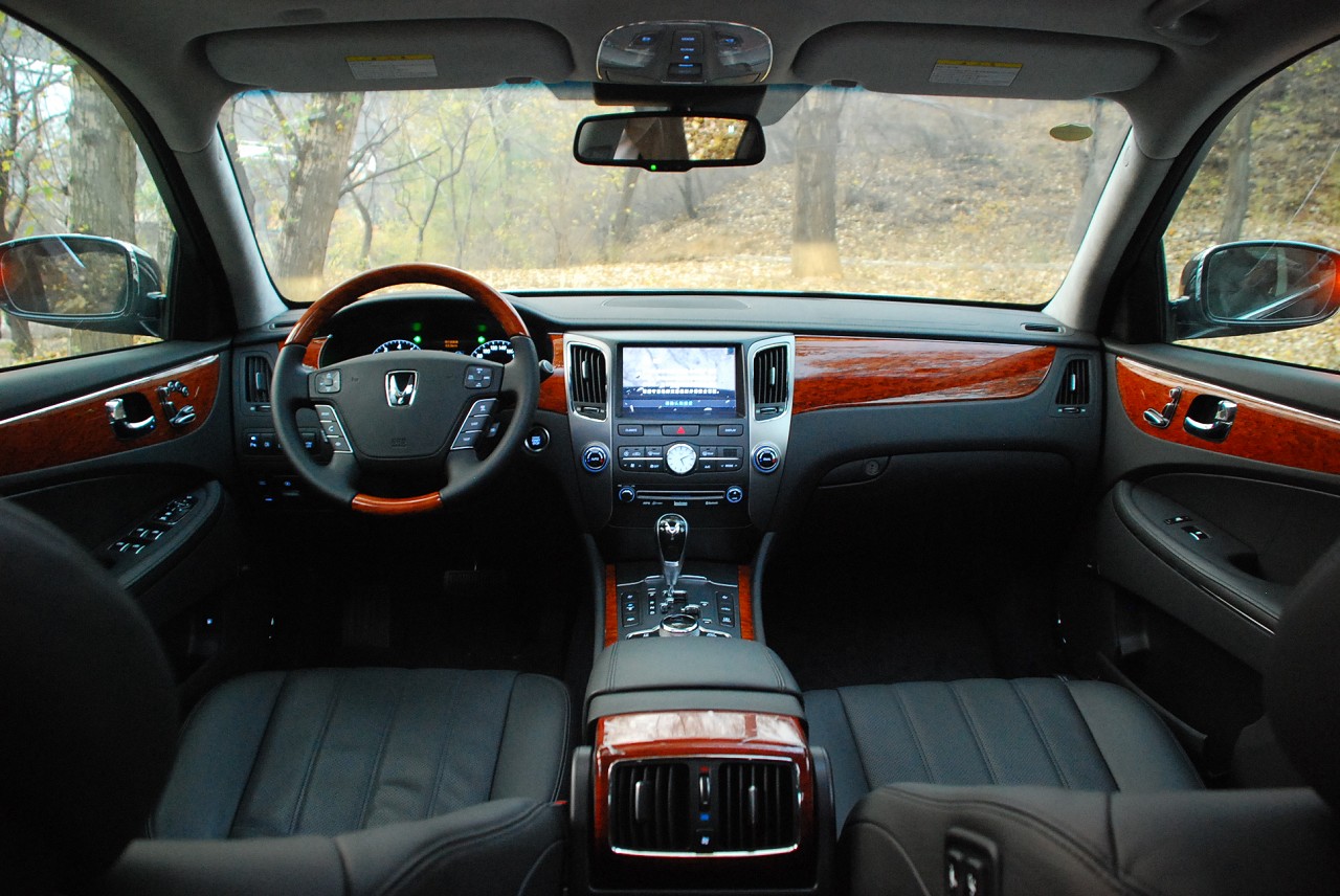 现代equus雅科仕内饰