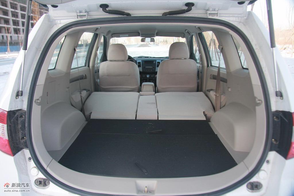 陆风x8试驾实拍图内饰_陆风x8空间图片223840_汽车图库_新浪汽车_新浪