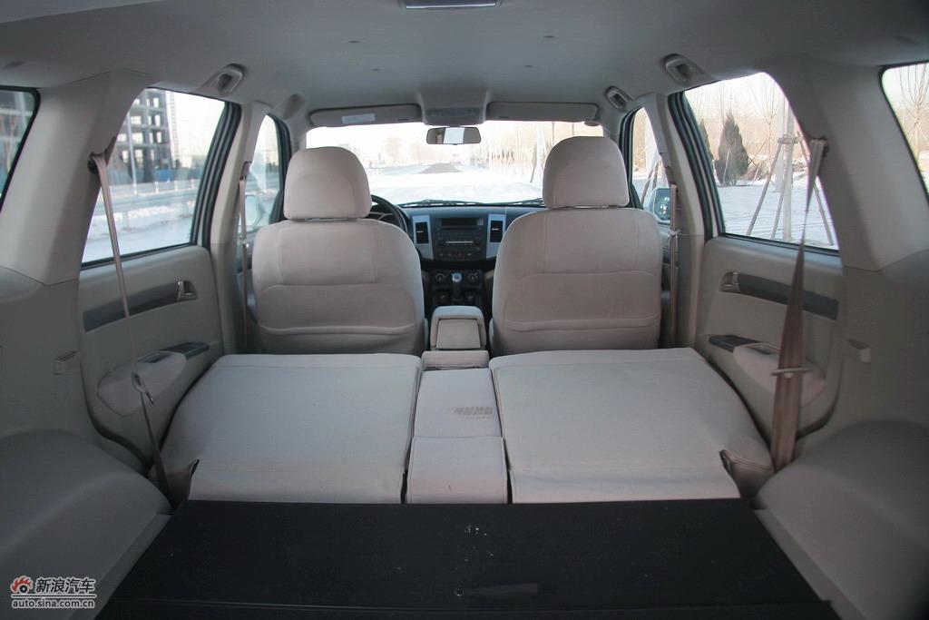 陆风x8试驾实拍图内饰_陆风x8空间图片223841_汽车图库_新浪汽车_新浪