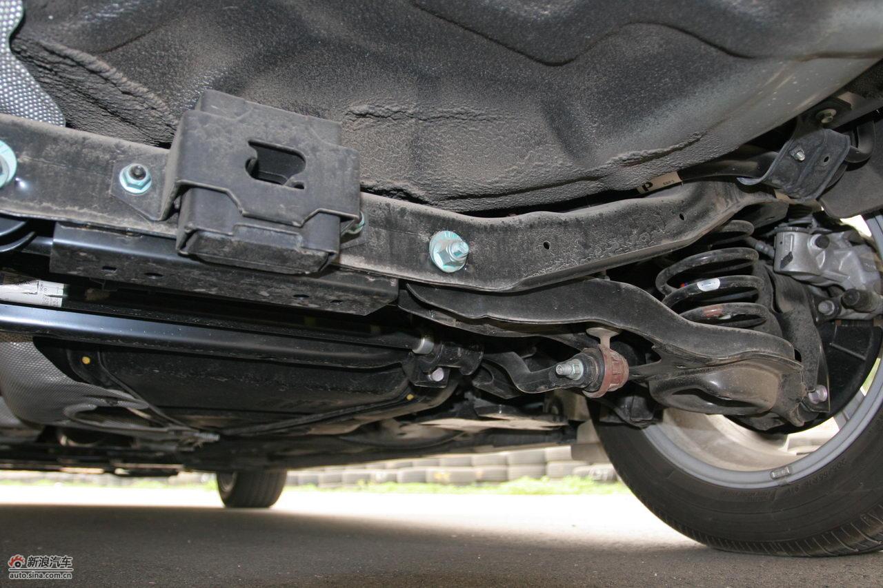 马自达3两厢sport发动机与底盘