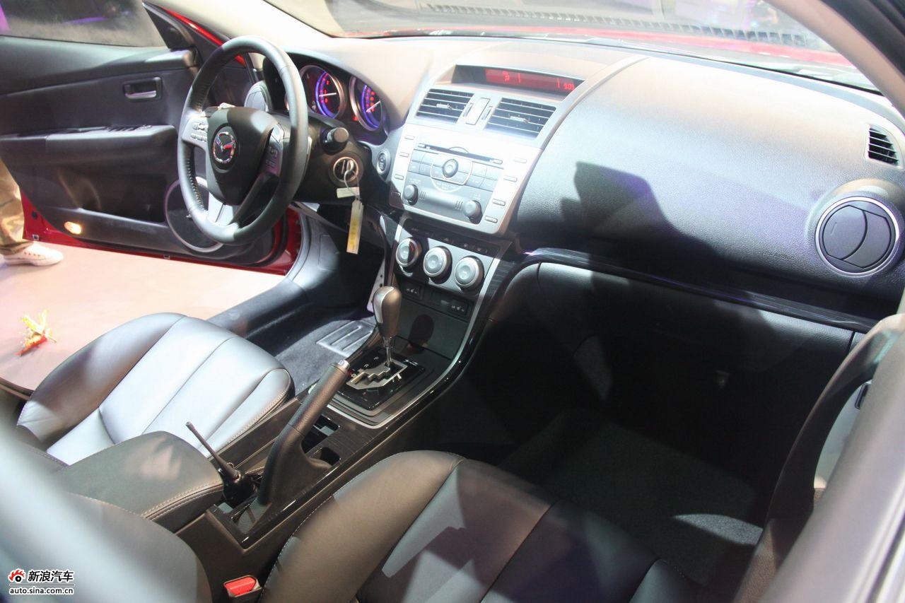 马自达睿翼轿跑内饰