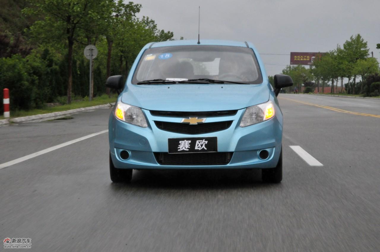 新赛欧两厢1.2emt动态实拍