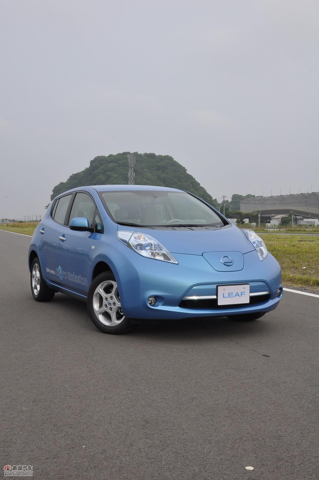 日产聆风纯电动车外观实拍图