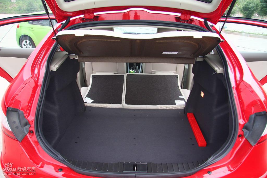 奇瑞a3两厢试驾实拍图细节及其他_奇瑞a3空间图片171347_汽车图库
