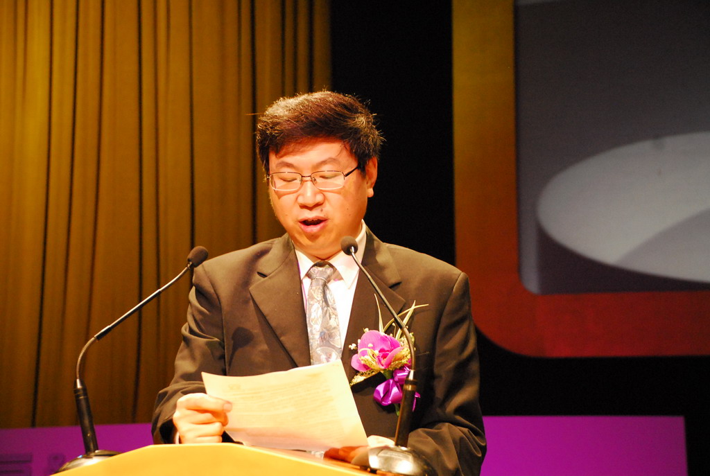 图为奇瑞董事长尹同耀致辞.