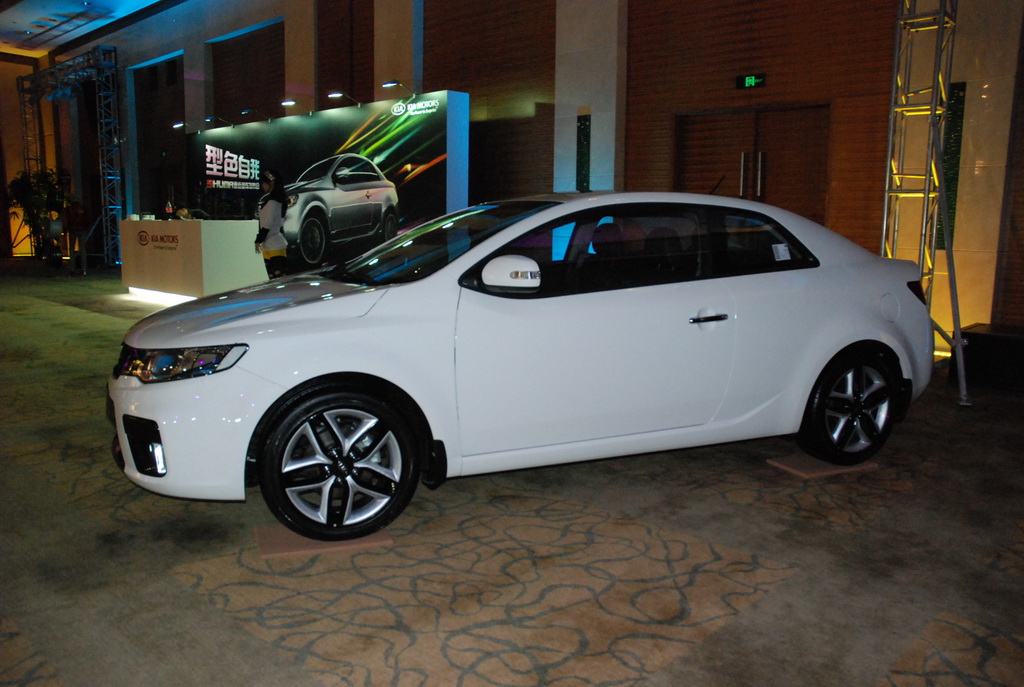 起亚shuma速迈实拍外观