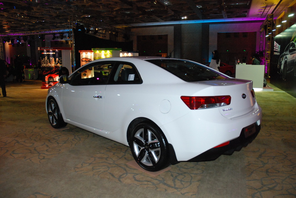 起亚shuma速迈实拍外观