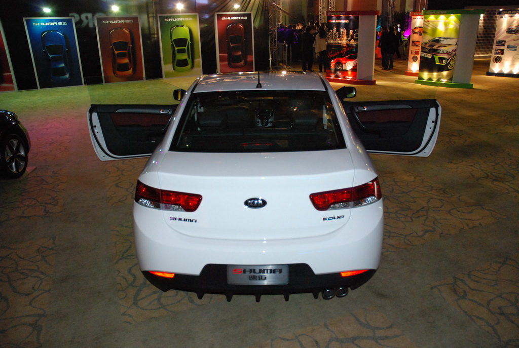 起亚shuma速迈实拍外观