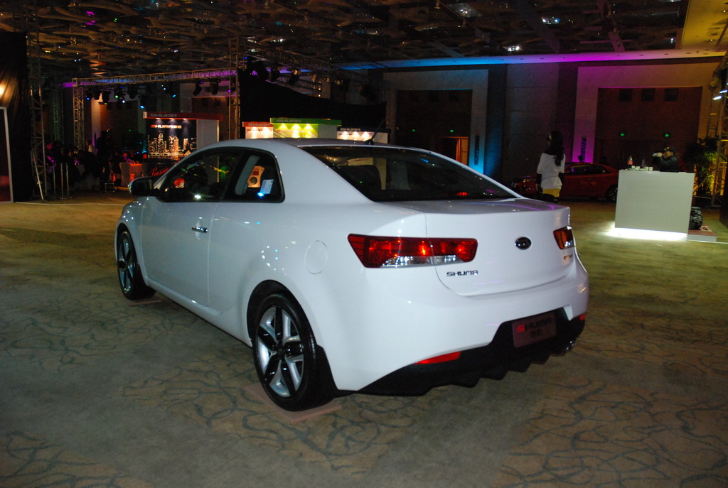 起亚shuma速迈实拍外观