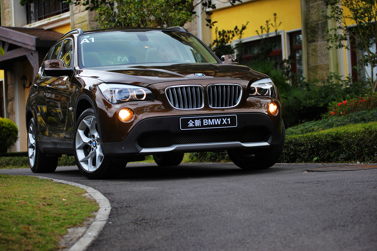 宝马x1 xdrive28i外观图片.