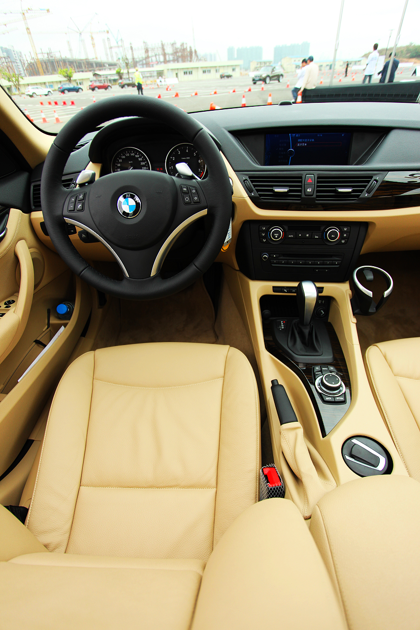 bmw x1 xdrive28i内饰图片_宝马x1-进口图片223486_汽车图库_新浪汽车