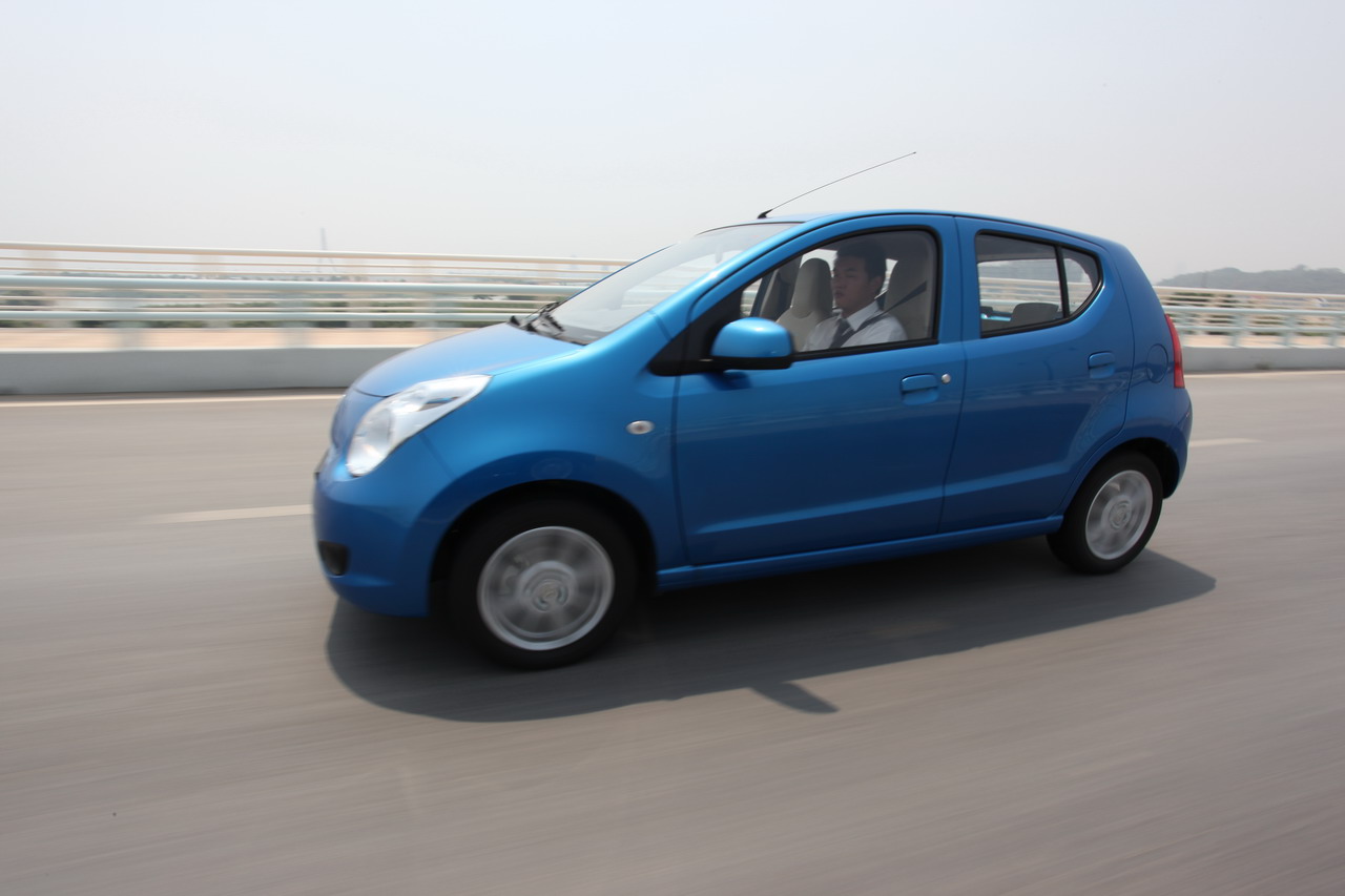 长安铃木新奥拓的发动机型号是k10b系列的高性能小排量发动机铃木新