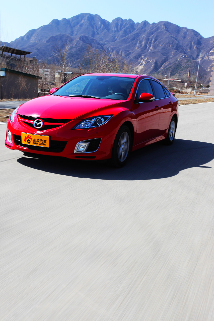 睿翼轿跑外观图片.