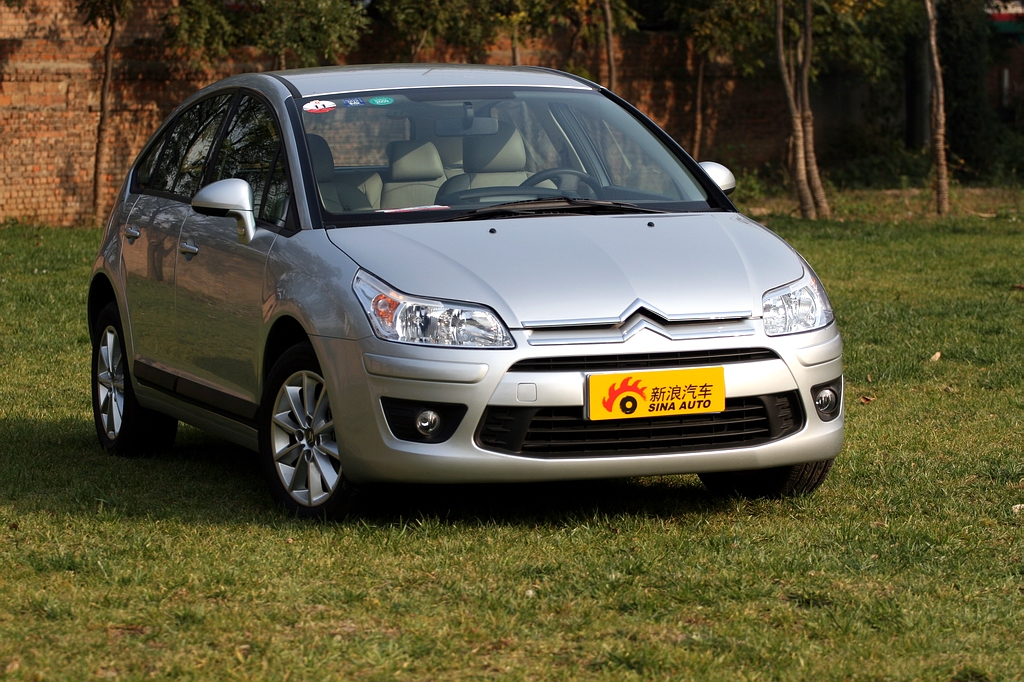 图为东风雪铁龙世嘉外观图片.