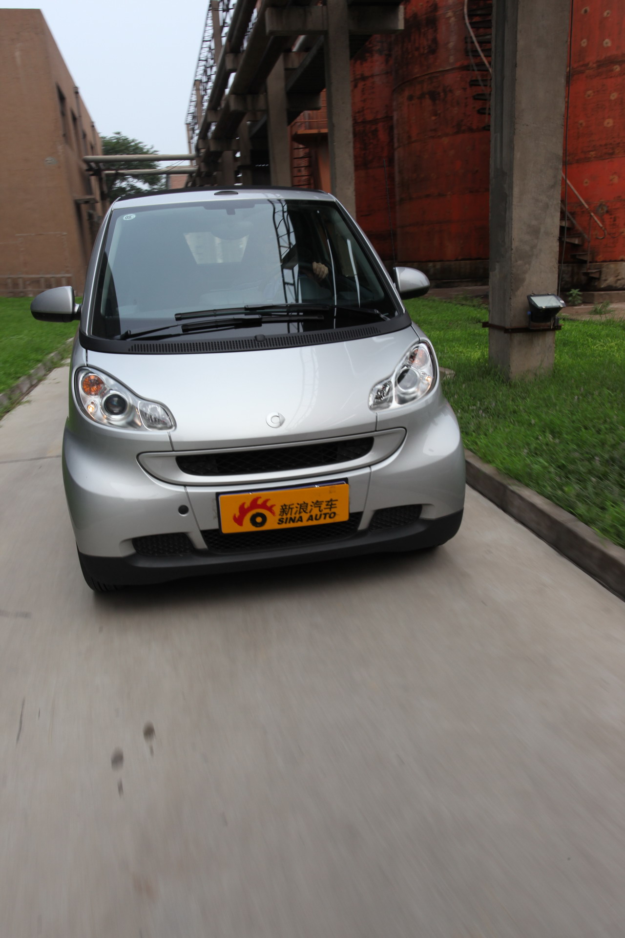 smart fortwo外观图片_smart双座图片192634_汽车图库_新浪汽车_新浪