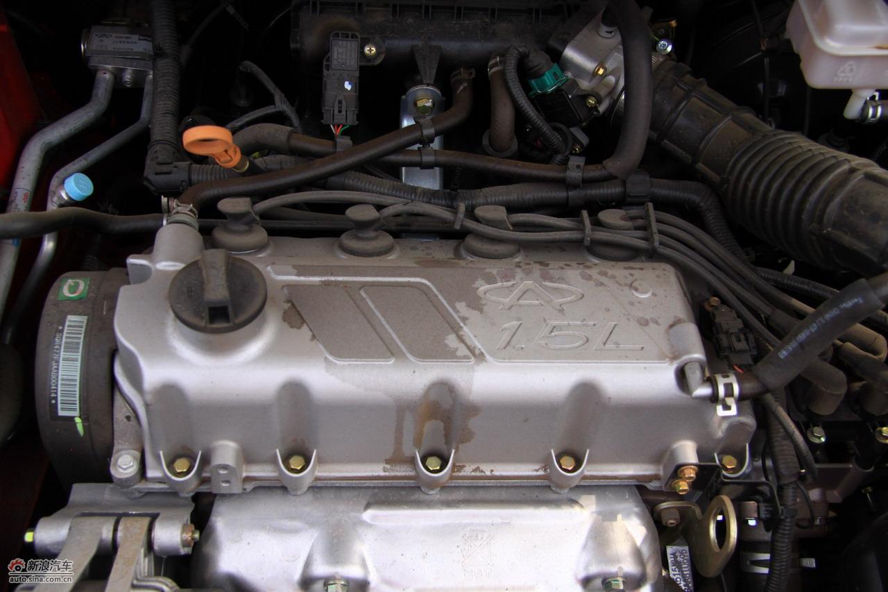 奇瑞风云2两厢发动机实拍图