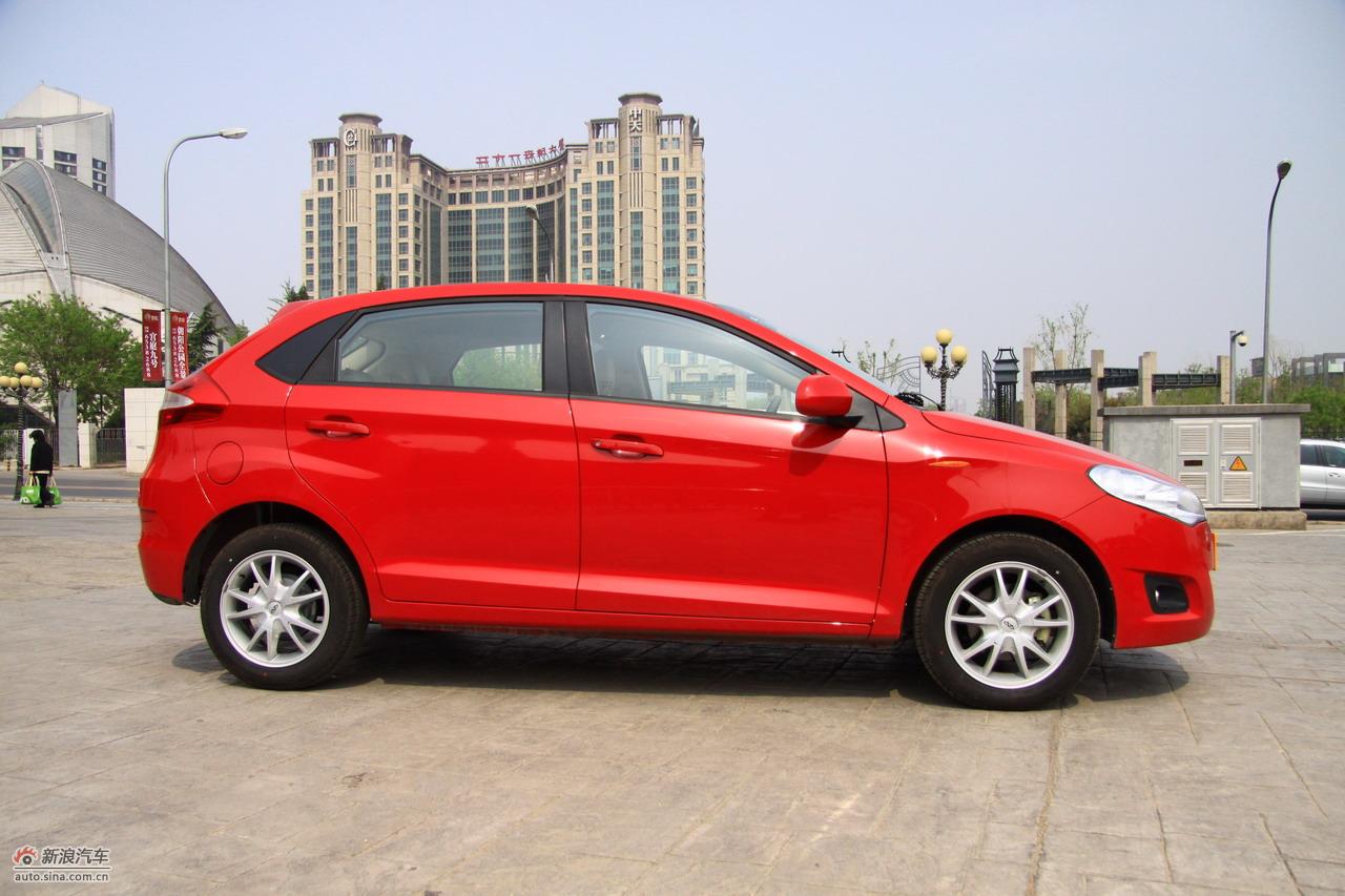 奇瑞风云2两厢外观实拍图