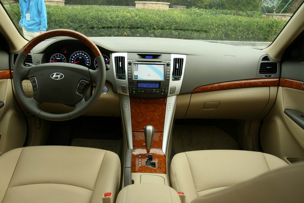 sonata nfc内饰图片_领翔图片97387_汽车图库_新浪汽车_新浪网