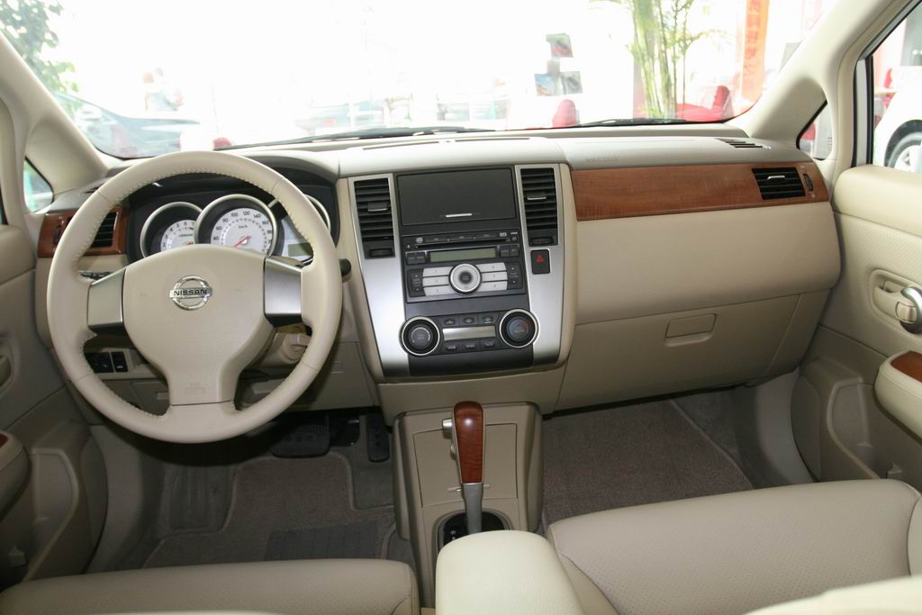 颐达tiida内饰实拍图_颐达内饰图片139425_汽车图库_新浪汽车_新浪网