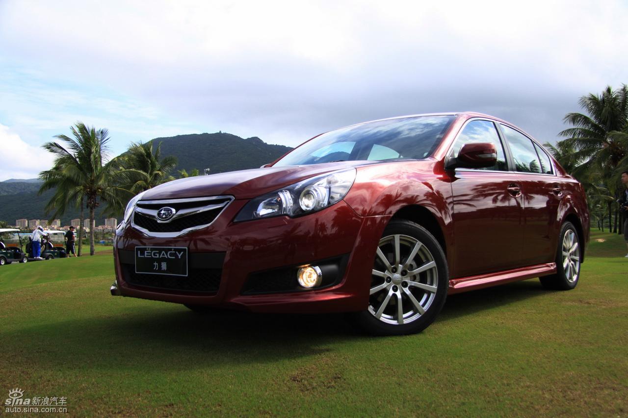 斯巴鲁新力狮外观实拍图