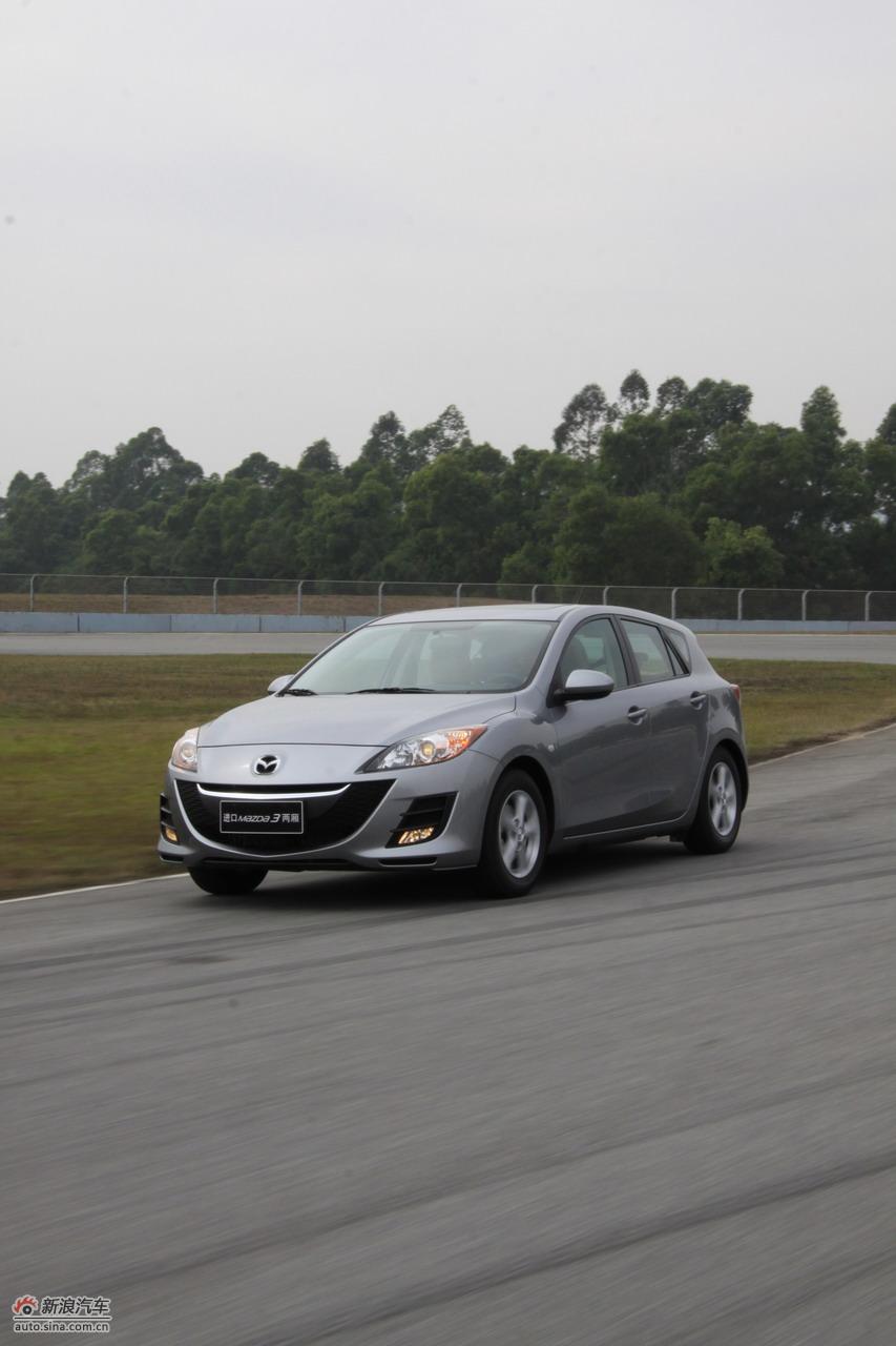 全新进口mazda3两厢动态实拍_马自达3-进口试车图片220056_汽车图库