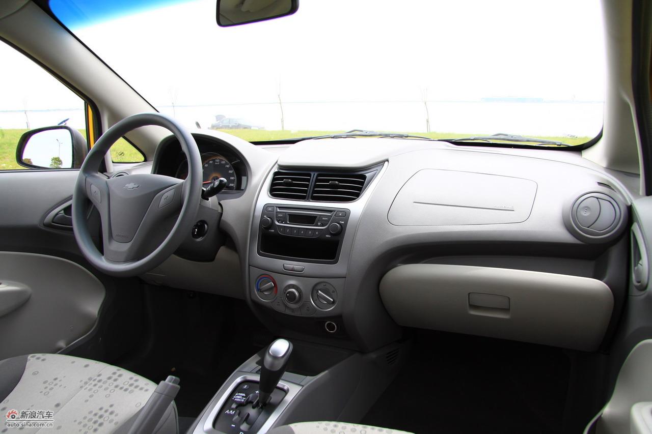 雪佛兰新赛欧两厢内饰实拍图