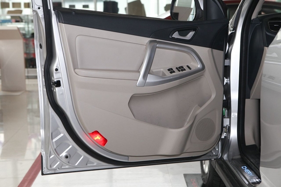 2014款瑞虎5 2.0L手动智云版