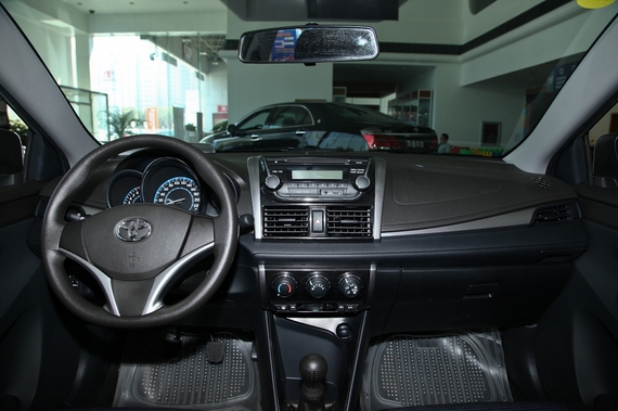 2014款威驰1.5L手动智尚版