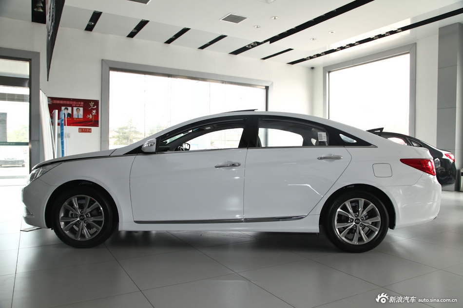2014款索纳塔八 2.4L 自动豪华版 国IV