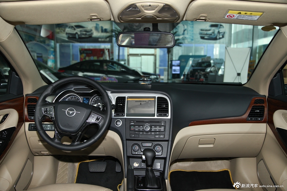 2014款海马M8 2.0L自动舒适型