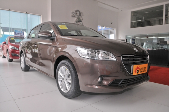 2013款东风标致301 1.6L自动豪华版