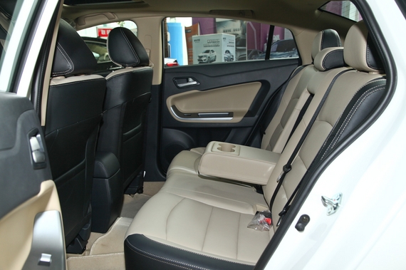 2014款福美来M5 1.6L手动时尚型