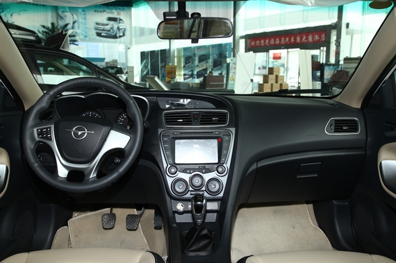 2014款福美来M5 1.6L手动时尚型