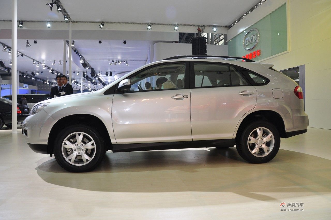 届时来自国内外众多品牌汽车均将汇聚于此,图为比亚迪s6