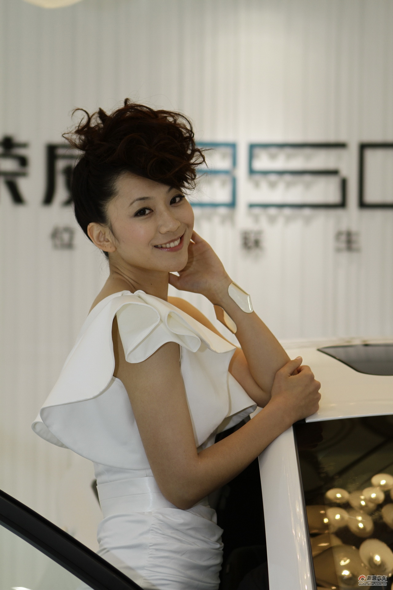 张晨雨_1204_2011上海车展_车模资料库_新浪汽车