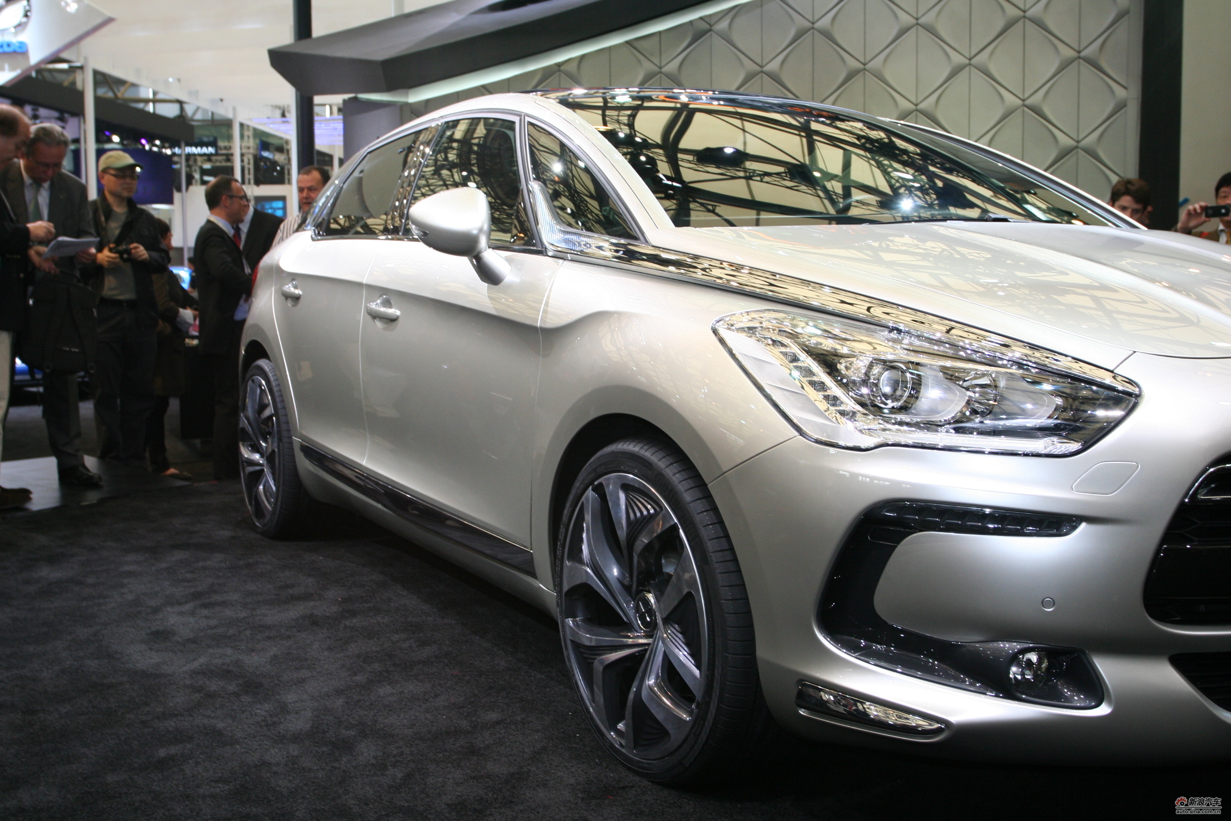 长安标致雪铁龙ds5_ds5车展图片5215753_汽车图库_新浪汽车_新浪网