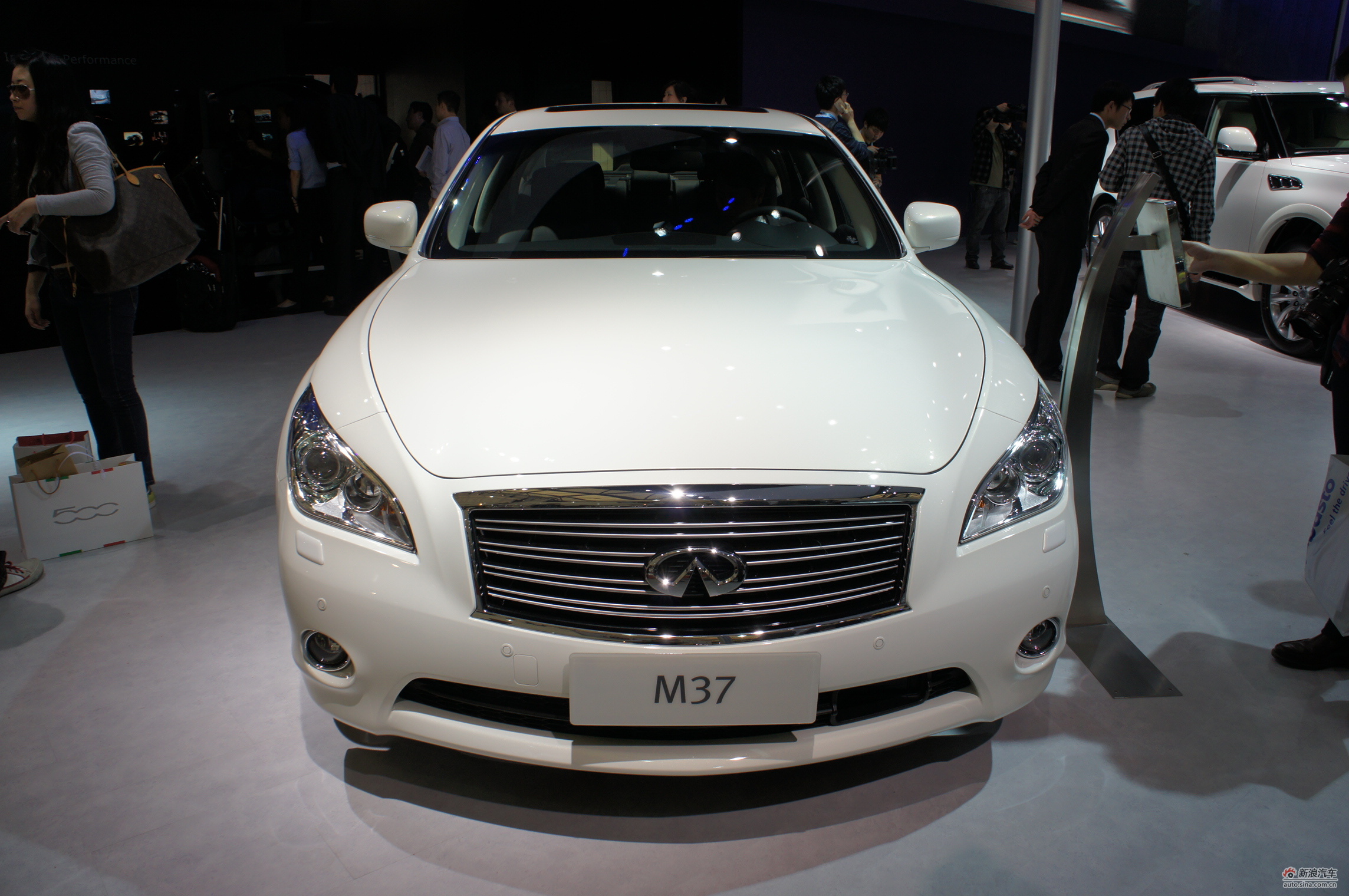 英菲尼迪m车展图图片